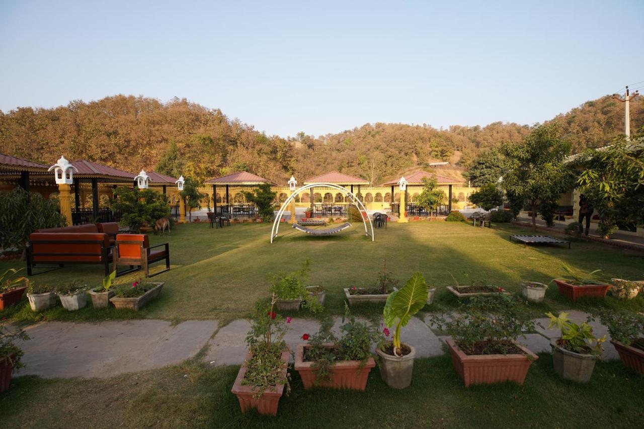 Rawla Ratanpur Bechiwāra Exterior foto