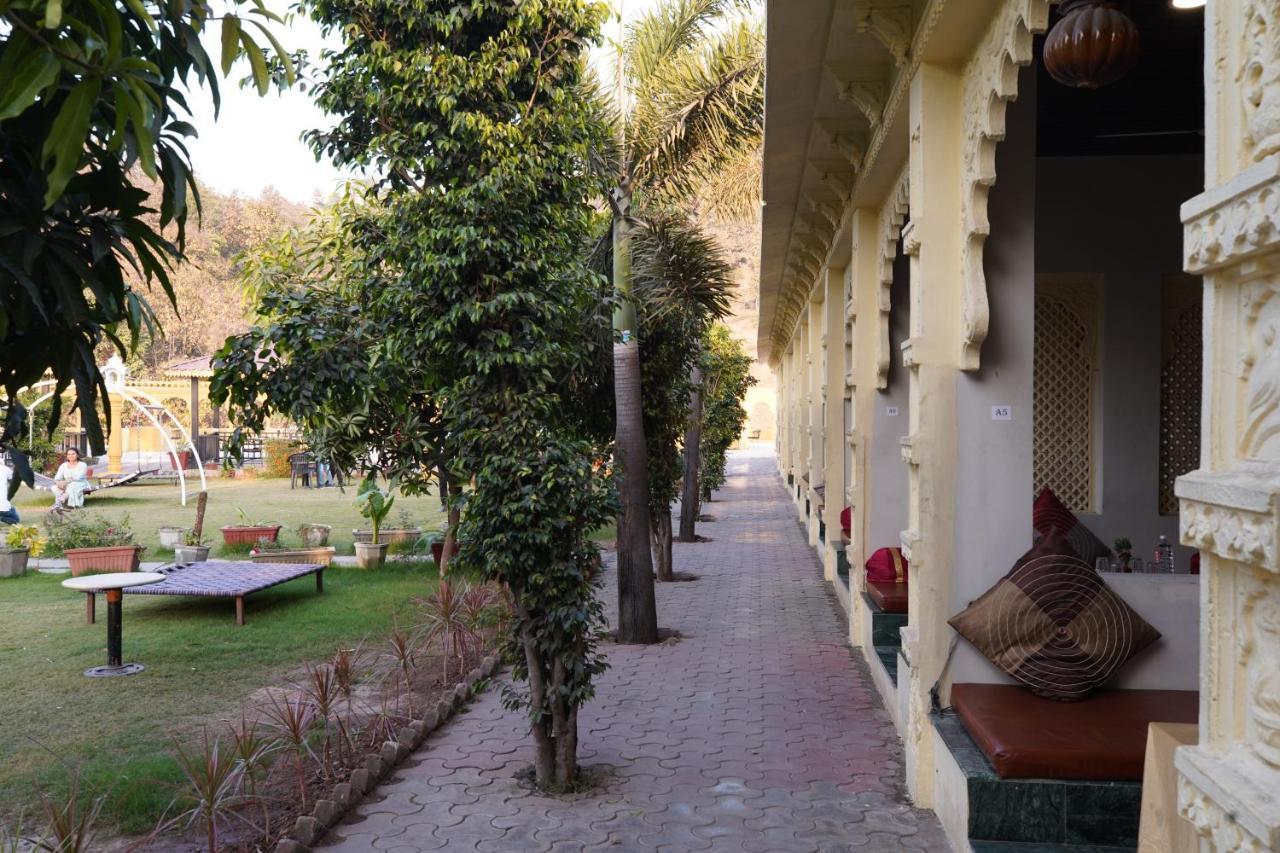 Rawla Ratanpur Bechiwāra Exterior foto